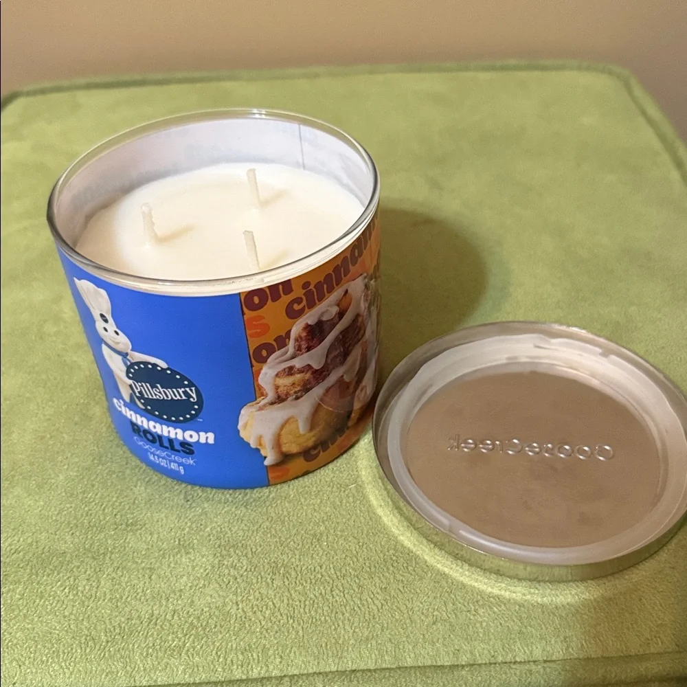GooseCreek Pillsbury Cinnamon Rolls Candle